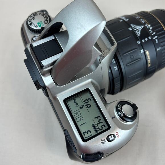 Nikon N65 35mm SLR Film Camera Bundle w/ 2 Quantaray Lenses 28-90mm 70-300mm - Picture 6 of 12